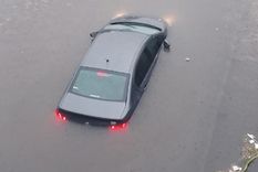 Las tormentas causaron imágenes impactantes de autos varados en calles anegadas del AMBA. Las tormentas causaron imágenes impactantes de autos varados en calles anegadas del AMBA.
