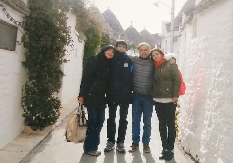 Andrea junto a su esposo Jorge y sus hijos Coni y Lucas.Foto: Andrea Estévez Mirson