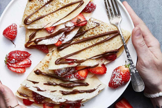 Receta clásica de crepes con Nutella: disfruta de un festín de sabor Foto: HOLA Receta clásica de crepes con Nutella: disfruta de un festín de sabor Foto: HOLA