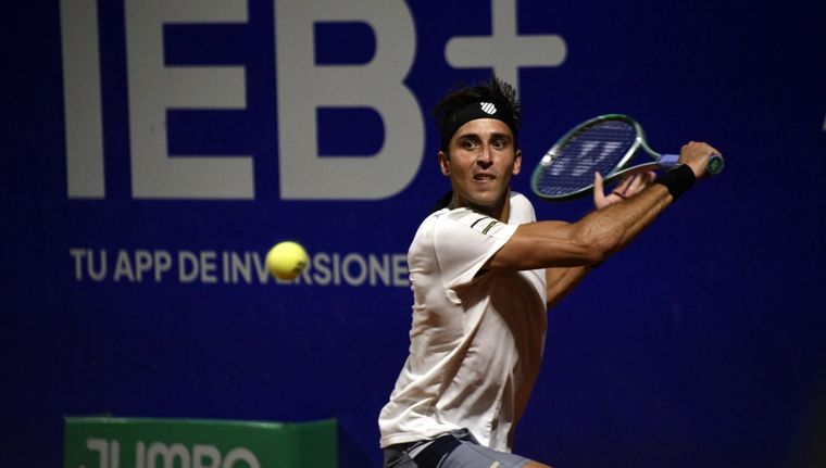 Etcheverry jugó un gran partido pero abandonó por lesión. Foto: Juan Mateo Aberastain Zubimendi / MDZ