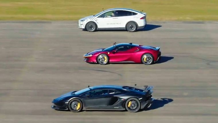 Tesla v Ferrari v Lamborghini (CarWow)