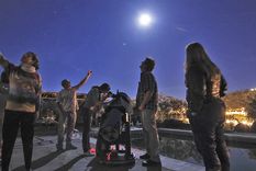 Astroturismo en la ciudad de Mendoza. Imagen ilustrativa.