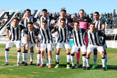 El Lobo quiere seguir prendido arriba. El Lobo quiere seguir prendido arriba.