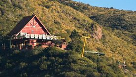 Desde el cerro El Camello el pueblo ofrece una de las mejores panorámicas de las sierras cordobesas. Desde el cerro El Camello el pueblo ofrece una de las mejores panorámicas de las sierras cordobesas.