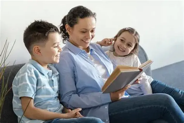 A veces se pone mucha energía en que los niños aprendan a leer a los 6 años, pero se descuida “la biblioteca mental” de conceptos. A veces se pone mucha energía en que los niños aprendan a leer a los 6 años, pero se descuida “la biblioteca mental” de conceptos.