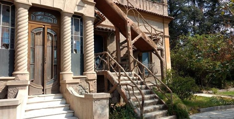 Así está hoy la mansión Notti, la antigua casona que vuelve a ofrecerse en venta. Así está hoy la mansión Notti, la antigua casona que vuelve a ofrecerse en venta.