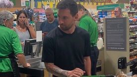 Messi se encargó de realizar las compras y sorprendió a los presentes Foto: Twitter