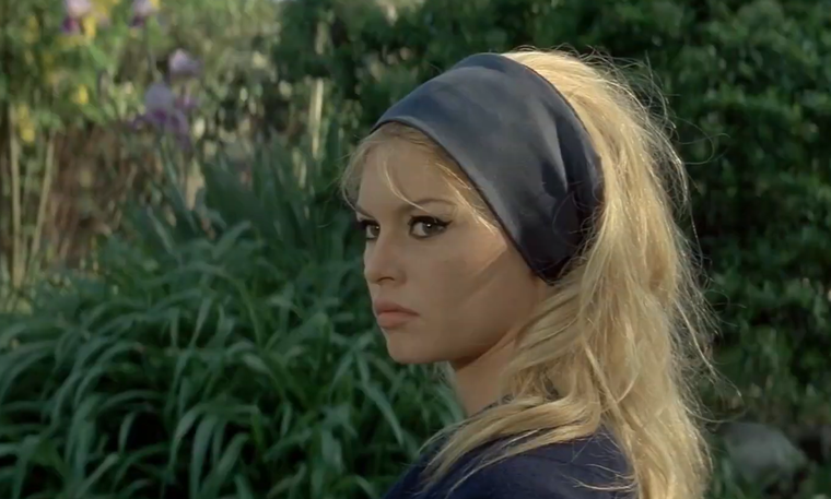 Brigitte Bardot en El Desprecio, gran película. Brigitte Bardot en El Desprecio, gran película.