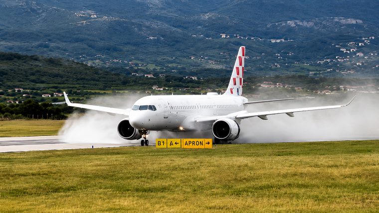 El avión se salió de la pista durante un despegue abortado en el aeropuerto de Split, en Croacia.