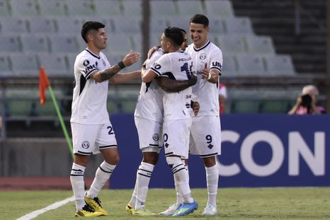 alex arce brillo con un triplete, es goleador de la libertadores y suena con el mundial alex arce brillo con un triplete, es goleador de la libertadores y suena con el mundial