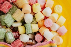 Adiós insomnio: los alimentos que deberías evitar antes de ir a dormir Evita los dulces a toda costa. Foto: Pexels