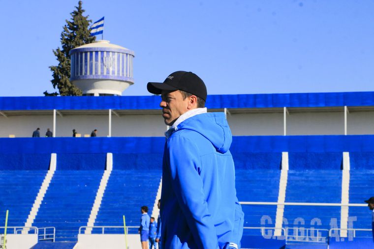 Esteban Solari, DT de Godoy Cruz, en el Gambarte.&nbsp;