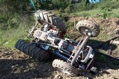 El hombre murió aplastado por su tractor en San Rafael El hombre murió aplastado por su tractor en San Rafael