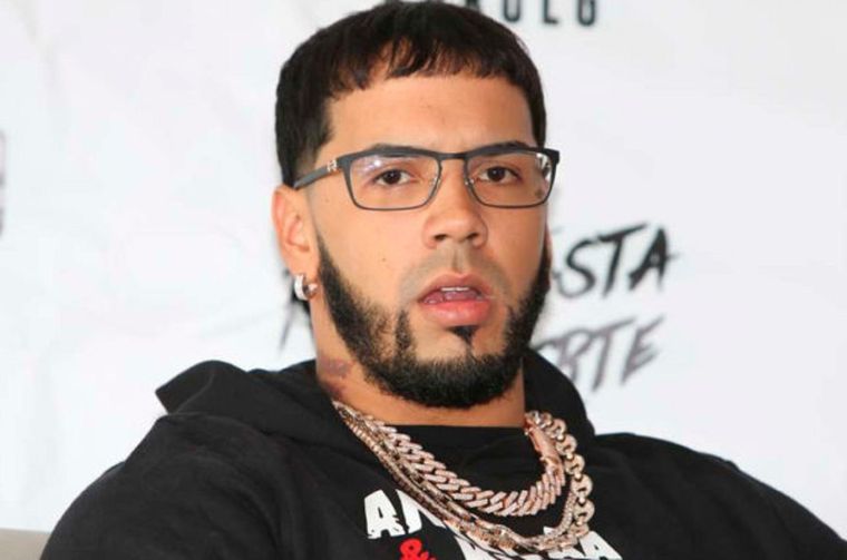 Anuel AA y Yailin se convertirán en papás de una niña.