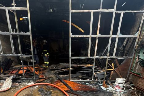 El incendio comenzó en un galpón.