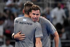 Paquito Navarro, uno de los jugadores que compite tanto en el World Padel Tour como en Premiere Padel, junto a su pareja, el argentino Martín Di Nenno. Foto: Twitter (@premierpadel)