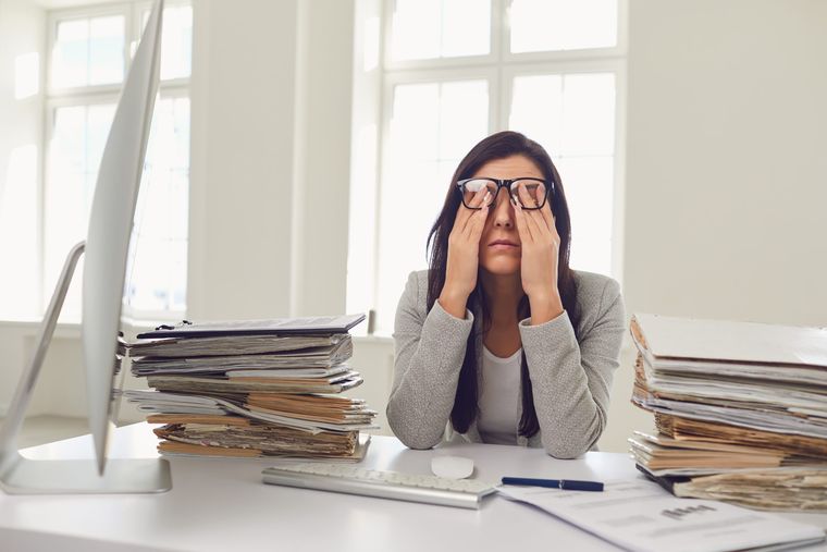 Burnout y Boreout coinciden en el mundo laboral y, aunque parecen opuestos, tienen en común el sufrimiento y el deterioro de la salud y los vínculos.