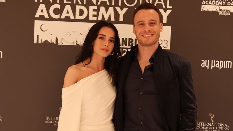 Kerem Bürsin y Hafsanur Sancaktutan La pareja qué promete. Foto: Fuente: Imagen @tvdunyasii