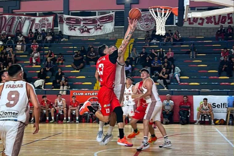 Huracán Las Heras venció a Central Argentino y sigue soñando. Foto: Prensa HLH