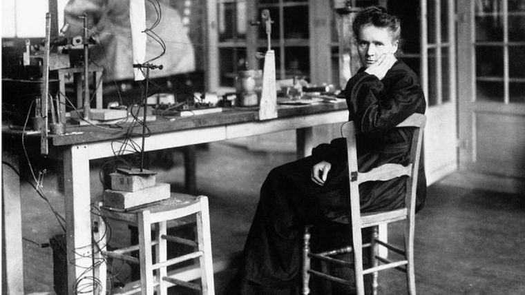 Marie Curie fue la primera mujer en ganar el Premio Nobel y la única en ganarlo en dos ocasiones. Foto: GETTY IMAGES