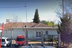 Una de las entradas de la institución ubicada en calle Río Juramento de Godoy Cruz. Foto: Archivo