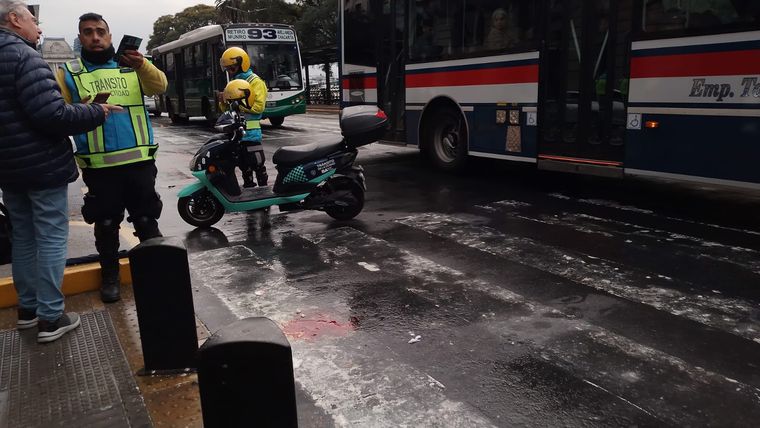 El hecho ocurrió en la intersección de Paseo Colón y Adolfo Alsina. 