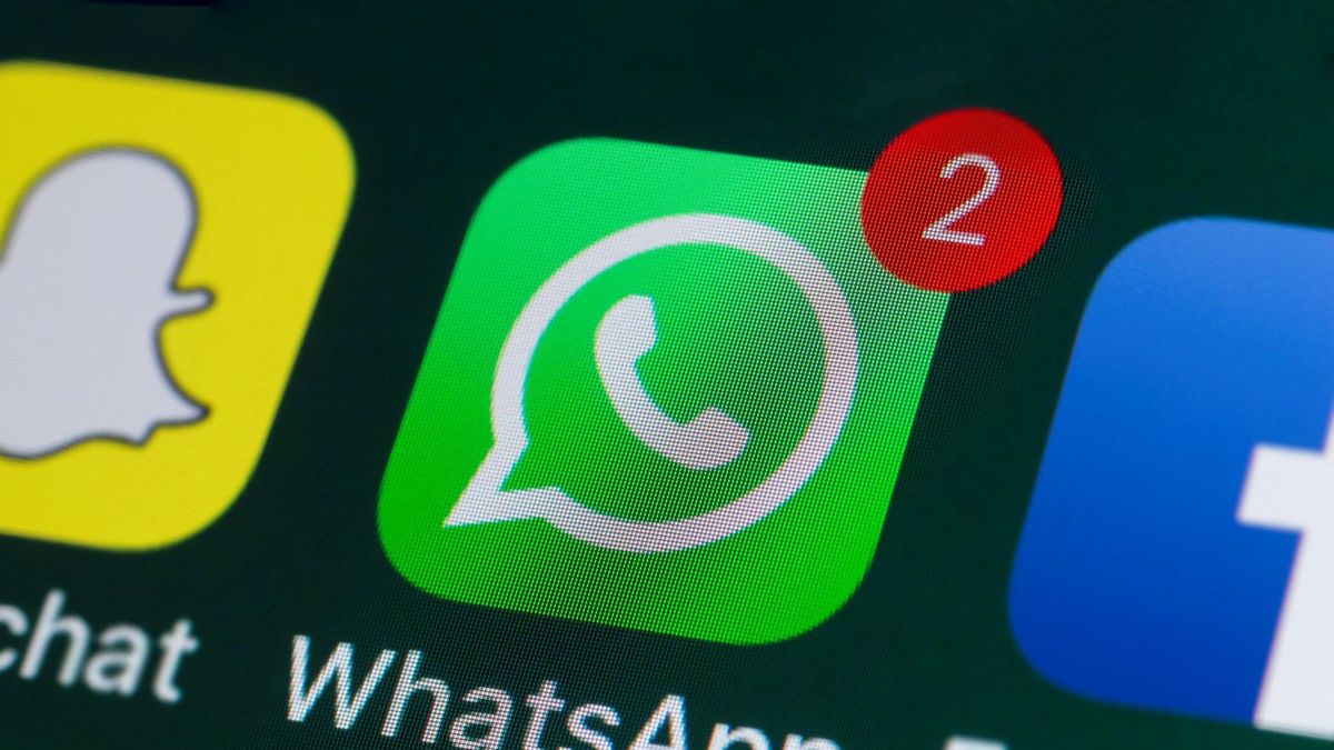 Cómo funciona la nueva herramienta de WhatsApp para resumir conversaciones con IA