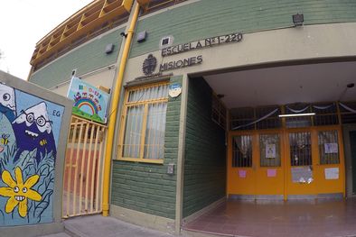 MDZol | La escuela Misiones fue una de las instituciones que registró un mayor acatamiento por parte de docentes y estudiantes Foto: ALF PONCE MERCADO / MDZ