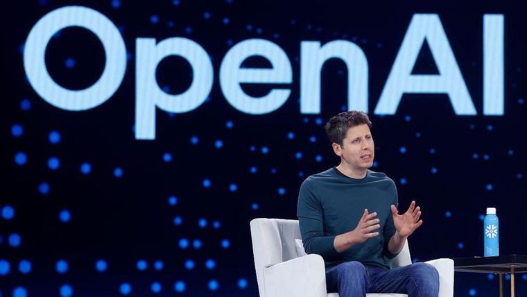 Director ejecutivo y cofundador de OpenAI, Sam Altman, advierte sobre los peligros de a inteligencia artificial.