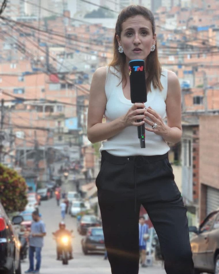 Carolina Amoroso en su trabajo de cronista internacional.Foto: Carolina Amoroso