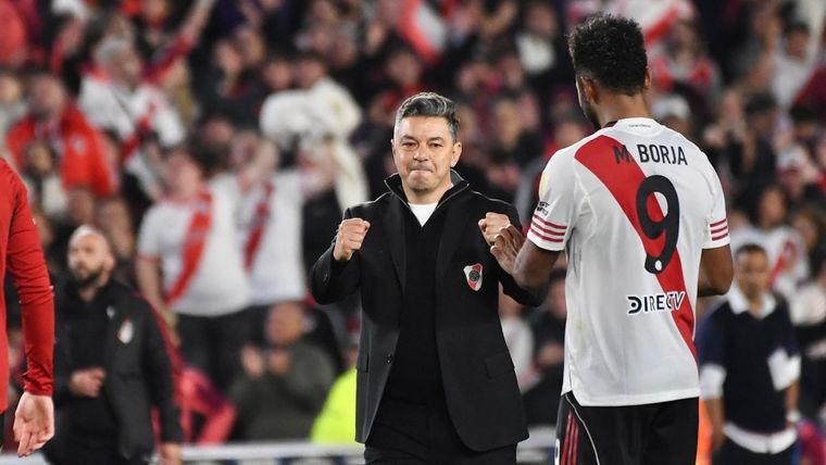 Tal como lo anticipó en la conferencia, Marcelo Gallardo festejó la clasificación de River junto a su familia.