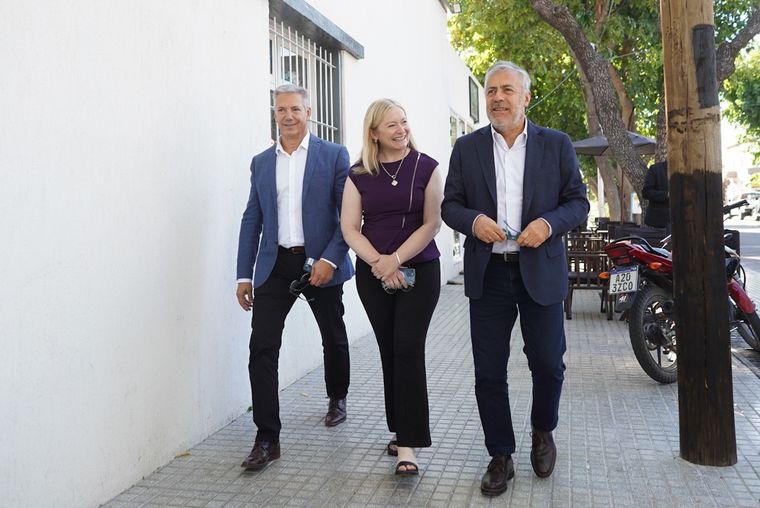Cornejo, Hebe Casado y el intendente Alejandro Molero. Foto: Gobierno de Mendoza