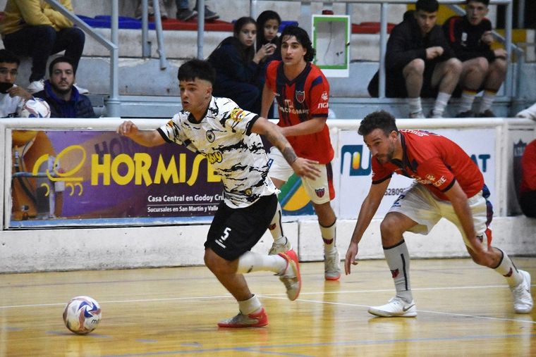 Alemán bajó al puntero Foto: Prensa Alemán