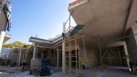 La obra tendrá los primeros locales que darán al interior del centro comercial. En un futuro serán unos 170  distribuidos en cuatro pisos. Foto: Ciudad de Mendoza