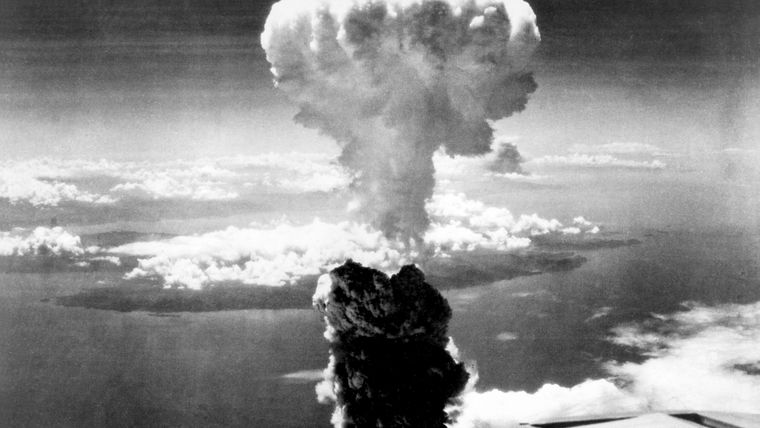 La bomba atómica explota sobre la ciudad japonesa de Nagasaki el 9 de agosto de 1945.