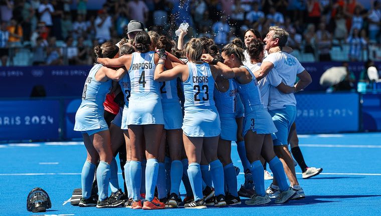 Las Leonas buscarán asegurarse su medalla en París. Foto: EFE