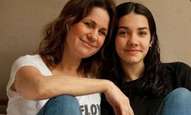 Morena Echarri tiene una fuerte inclinación por las cuestiones sociales. La joven de 18 años es militante al igual que sus padres.