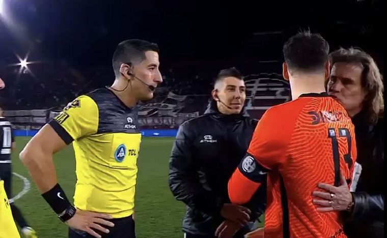 El sorteo antes de los penales de San Lorenzo Platense. Foto: Captura