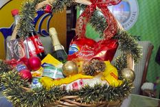 desde este jueves, canastas navidenas a la venta por $250