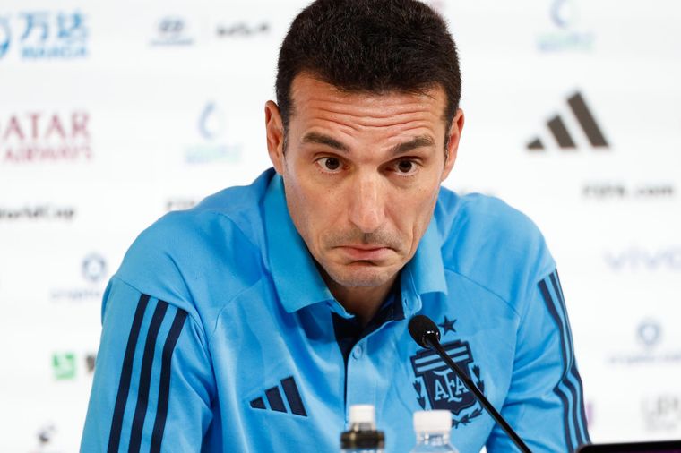La pregunta que incomodó a Scaloni. Foto: EFE