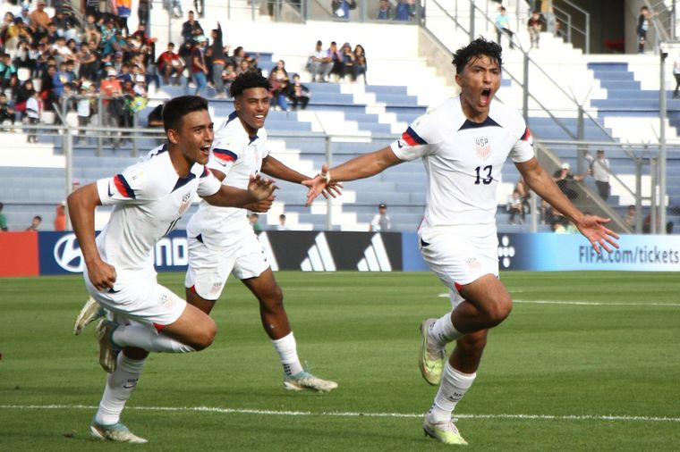Gómez celebra el golazo de Estados Unidos. Foto: EFE