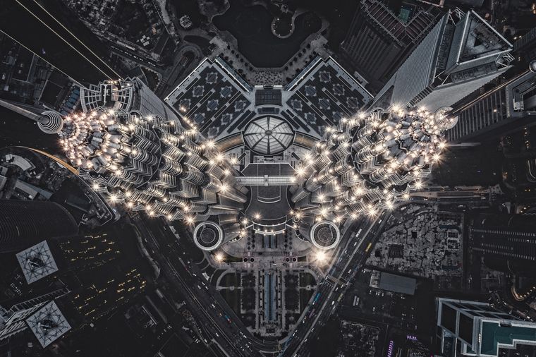 Ganador categor{ia urbano, Estructura alienígena en la Tierrade Tomasz Kowalski Foto: https://droneawards.photo/