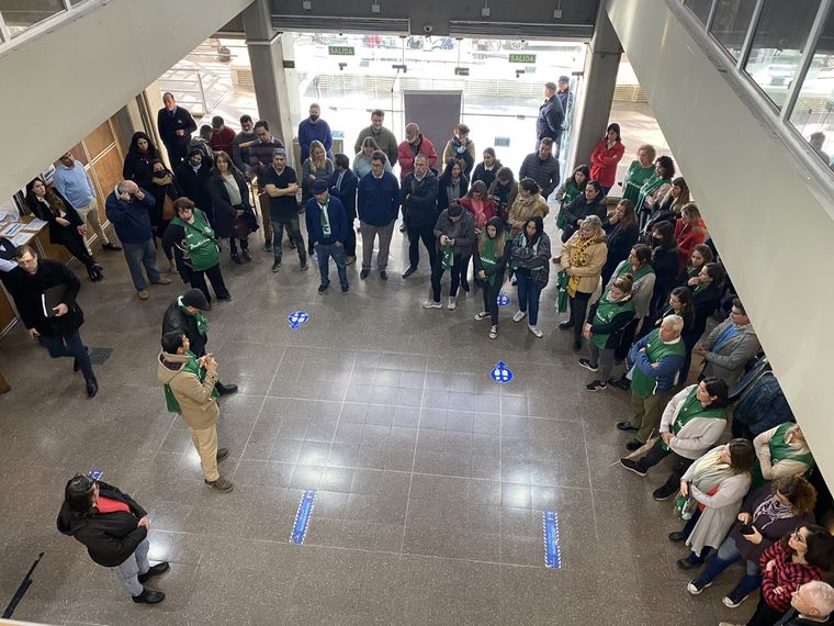 Los judiciales realizan asambleas para protestar. Son los únicos que no aceptaron la propuesta de aumento salarial. Foto: Twitter Judiciales Mendoza