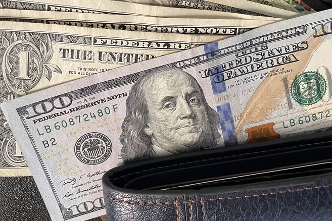 Pax cambiaria: por qué baja el dólar y se ubica a 20% del techo de la banda Pax cambiaria: por qué baja el dólar y se ubica a 20% del techo de la banda