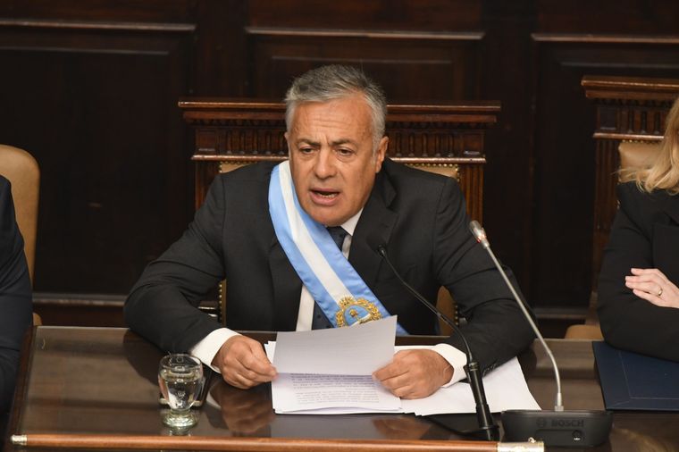 El gobernador Alfredo Cornejo en la Asamblea Legislativa. Foto: Alf Ponce Mercado/MDZ