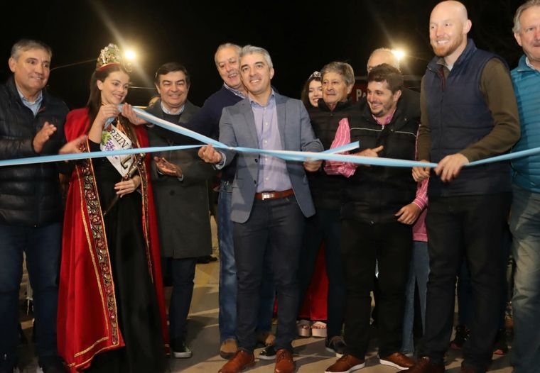 De Marchi acompañó a Bragagnolo y a Allasino en el corte de cinta Foto: Luján de Cuyo.