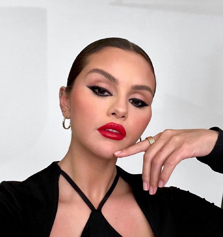 Inspírate en el fabuloso look de Selena Gomez Foto: @selenagomez