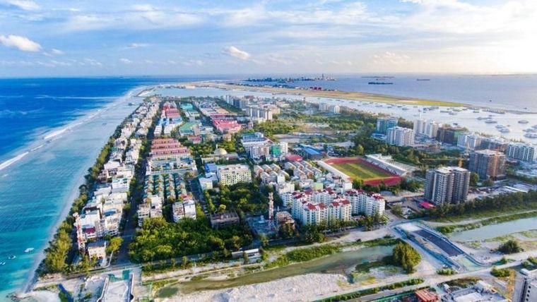 Para reducir el hacinamiento en Malé, en Maldivas se construye una nueva ciudad para 240.000 personas.