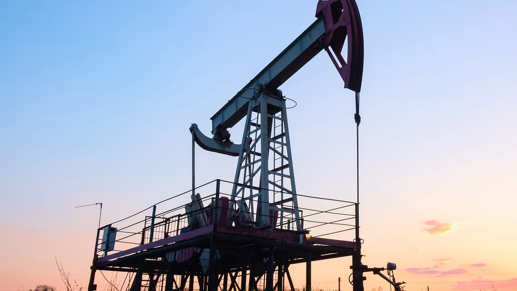 Crece la tensión en Medio Oriente: el petróleo opera al alza y las bolsas de Asia cerraron en rojo