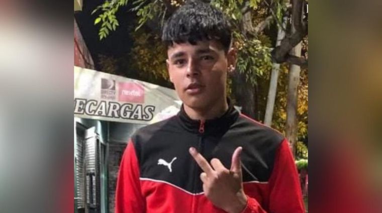 Santiago Agustín González fue asesinado en la Plaza San Martin de Berazategui.